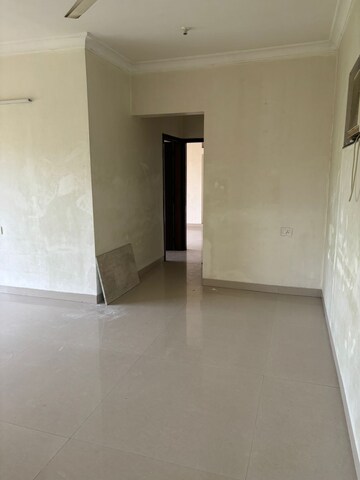 Room in 3 BHK Apartment at K Raheja Heights, Malad East – for Rent