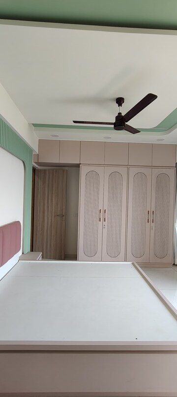 Room in 4 BHK Apartment at Shivalik Edge, Ambli – for Rent