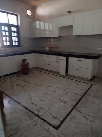Kitchen in 3.5 BHK Builder Floor at Sector 28 – for Rent