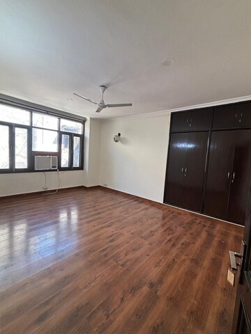 Room in 3 BHK Builder Floor at Gulmohar Park – for Rent