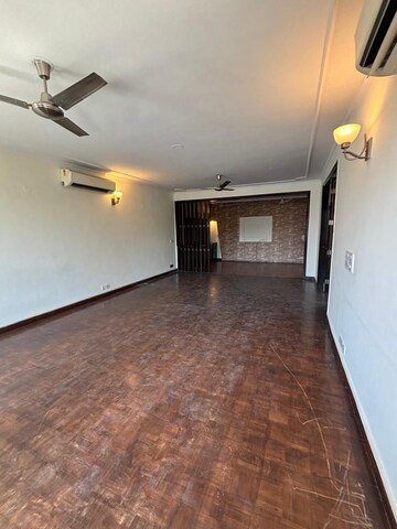Room in 3 BHK Builder Floor at Gulmohar Park – for Rent