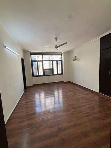 Room in 3 BHK Builder Floor at Gulmohar Park – for Rent