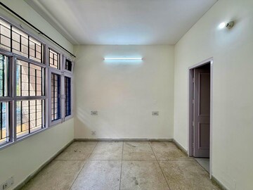 Room in 3 BHK Apartment at Sector 20 – for Sale