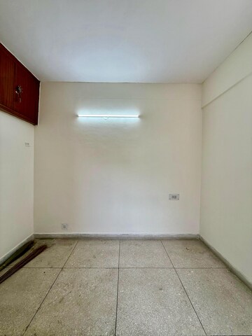 Room in 3 BHK Apartment at Sector 20 – for Sale