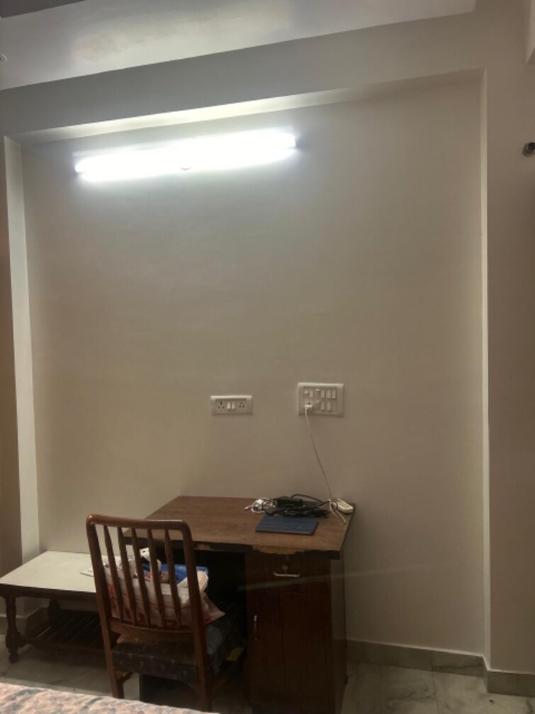 undefined, new ashok nagar 3 Bedroom 1100 Sq.Ft. Builder Floor In New Ashok Nagar Delhi 8342686