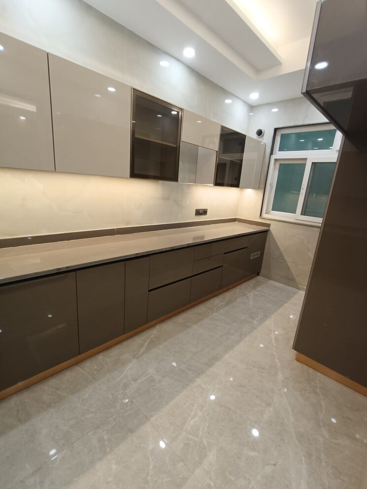 Kitchen, sector 28 3 Bedroom 250 Sq.Yd. Builder Floor In Sector 28 Faridabad 8342784