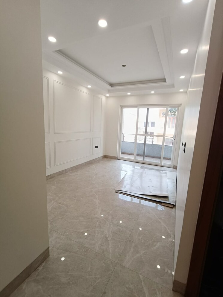 Room, sector 28 3 Bedroom 250 Sq.Yd. Builder Floor In Sector 28 Faridabad 8342784