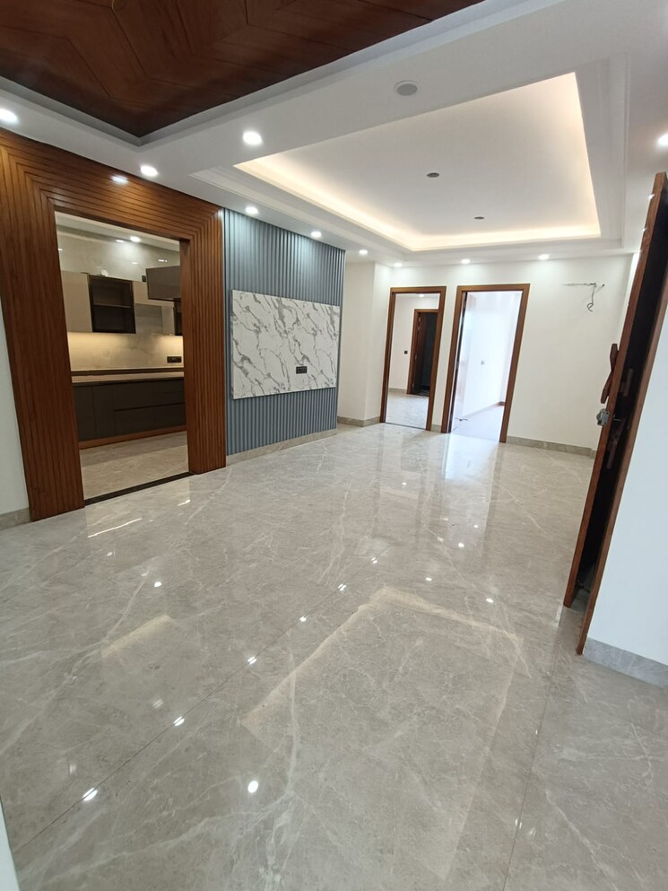 Room, sector 28 3 Bedroom 250 Sq.Yd. Builder Floor In Sector 28 Faridabad 8342784