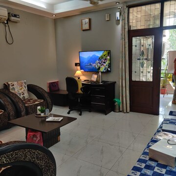 Living Room in 2 BHK Builder Floor at Lajpat Nagar ii – for Rent