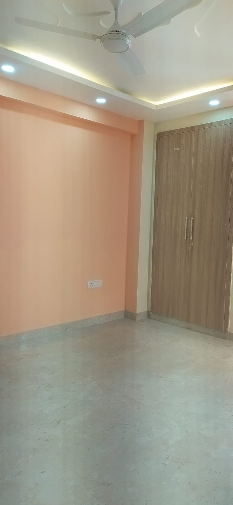 Room, parklands 3 Bedroom 250 Sq.Yd. Builder Floor In Sector 85 Faridabad 8342812