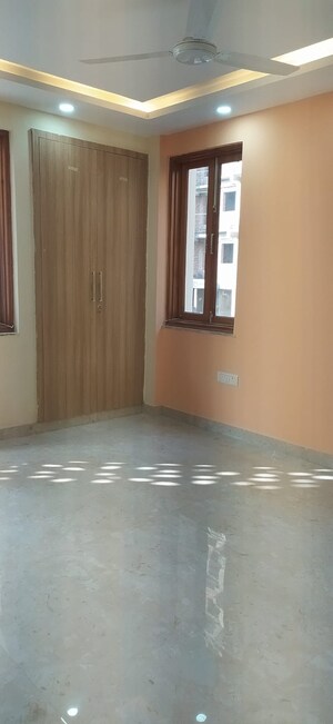 Room in 3 BHK Builder Floor at Parklands, Sector 85 – for Sale