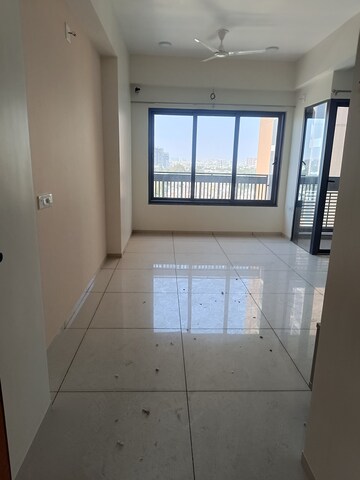 Room in 3 BHK Apartment at Naranpura – for Rent