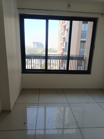Room in 3 BHK Apartment at Naranpura – for Rent
