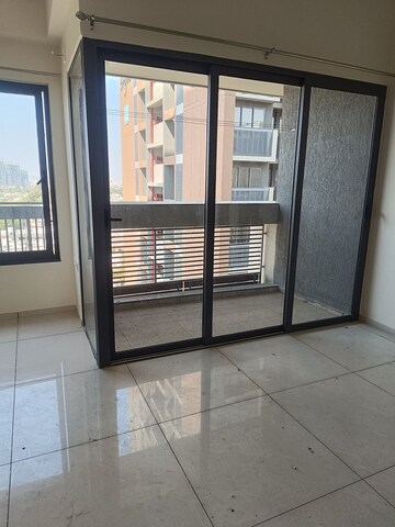 Room in 3 BHK Apartment at Naranpura – for Rent
