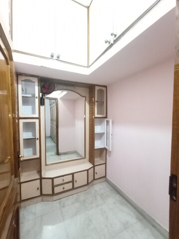 Room in 2 BHK Independent House at Sector 17 – for Rent