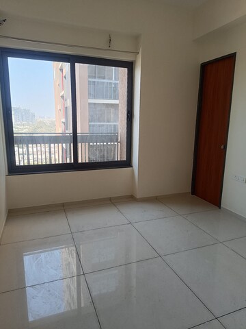 Room in 3 BHK Apartment at Naranpura – for Rent