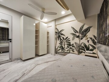Room in 2 BHK Apartment at Khar West – for Rent
