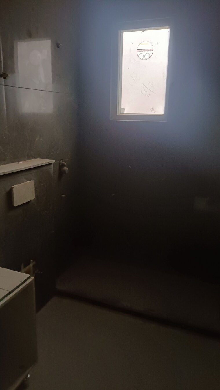 Bathroom, guru harkishan nagar 3.5 Bedroom 2100 Sq.Ft. Builder Floor In Guru Harkishan Nagar Delhi 8343228