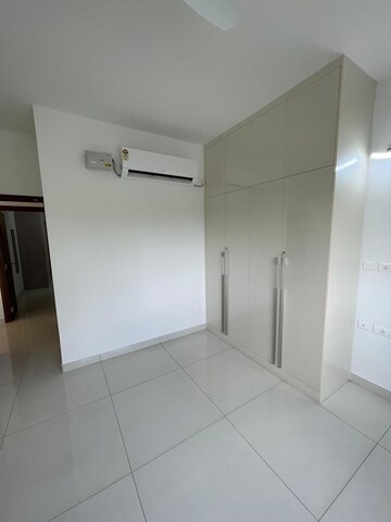 Room in 3 BHK Apartment at Prestige Tranquil, Kokapet – for Rent