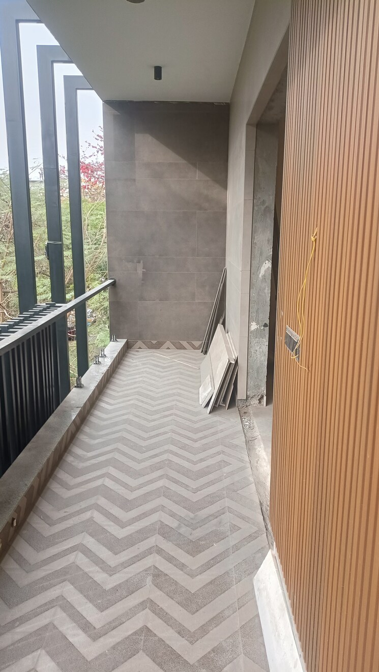 Balcony, guru harkishan nagar 3.5 Bedroom 2100 Sq.Ft. Builder Floor In Guru Harkishan Nagar Delhi 8343241