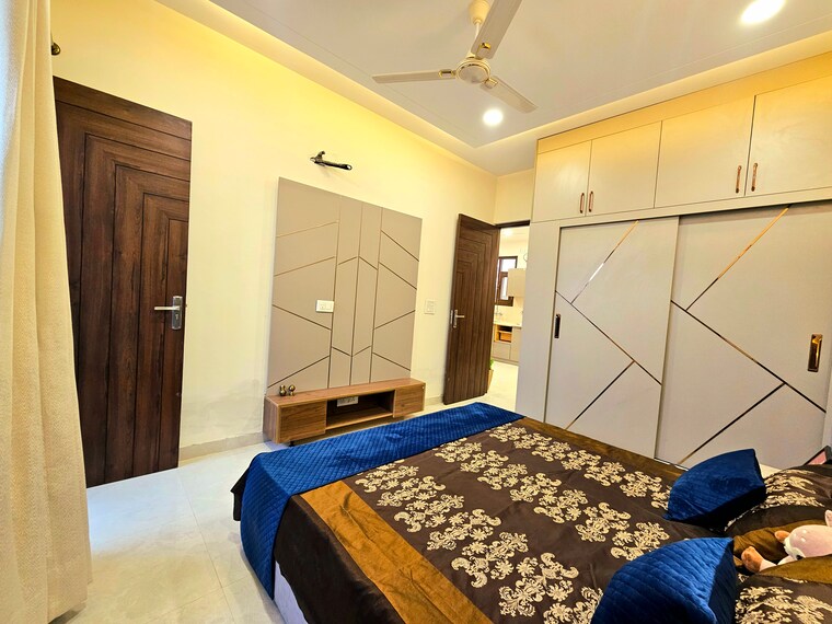 Bedroom, peer mucchalla 4 Bedroom 125 Sq.Yd. Independent House In Peer Mucchalla Zirakpur 8343350