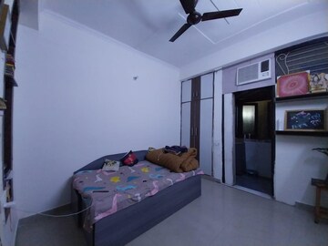Bedroom in 3 BHK Builder Floor at Gyan Khand – for Rent