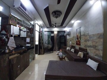 Gym in 3 BHK Builder Floor at Gyan Khand – for Rent