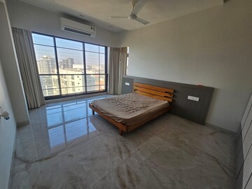 Living Room in 4 BHK Apartment at Khar West – for Rent