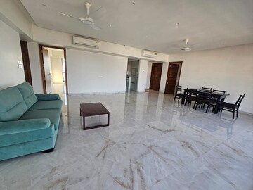 4 BHK Apartment For Rent in Khar West
