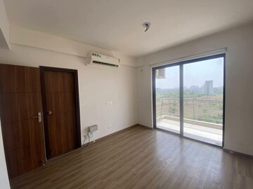 Room in 3 BHK Apartment at Godrej Oasis, Sector 88a – for Rent