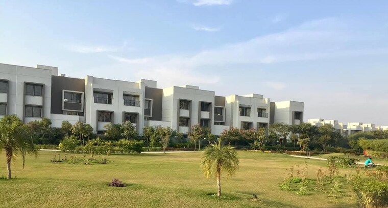 Exterior View, sobha-international-city-presidential-villa 4 Bedroom 270 Sq.Yd. Villa In Sector 109 Gurgaon 8343698