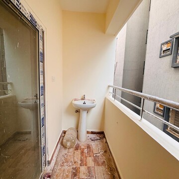 Furnished Amenities in 2 BHK Apartment at Kondapur – for Rent
