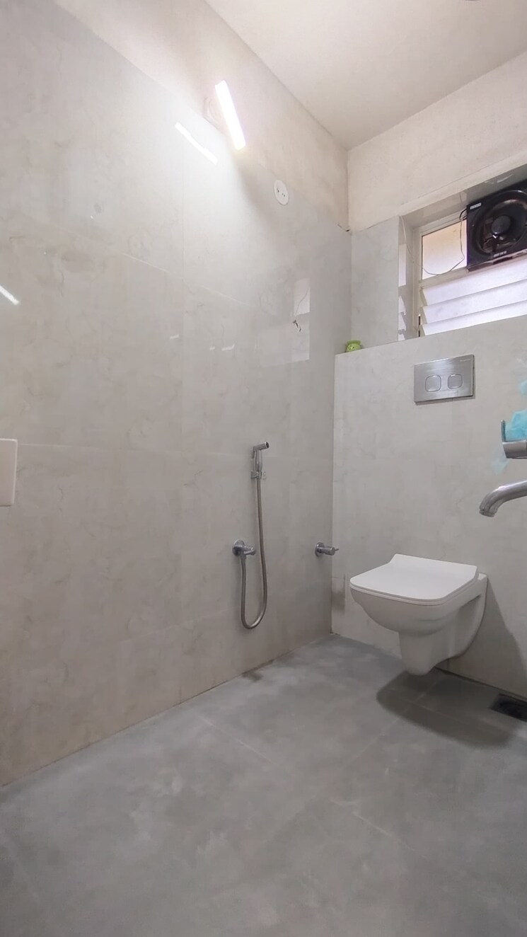 Bathroom, rasta peth 2 Bedroom 870 Sq.Ft. Apartment In Rasta Peth Pune 8343776