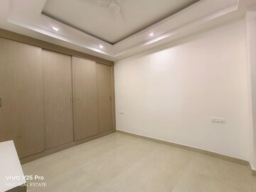 Room in 4 BHK Builder Floor at Vasant Kunj – for Rent