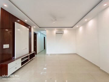 Room in 4 BHK Builder Floor at Vasant Kunj – for Rent