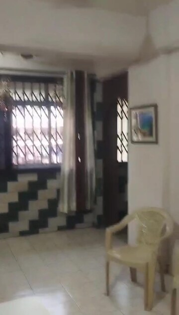 Room in 2 BHK Apartment at Goregaon West – for Rent