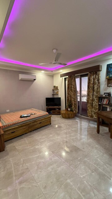 Bedroom in 4 BHK Builder Floor at Sector 43 – for Sale