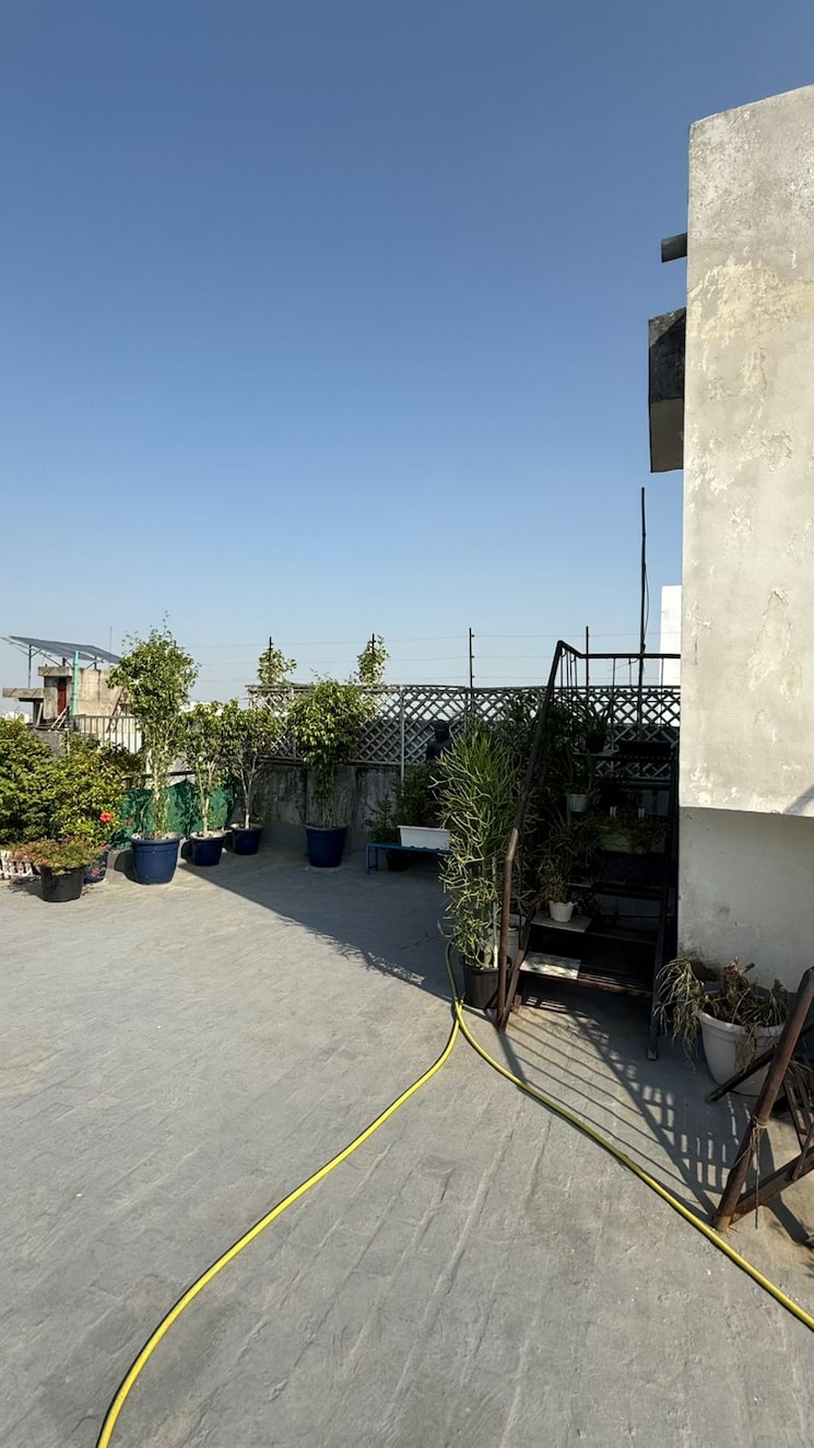 Terrace, sector 43 4 Bedroom 2700 Sq.Ft. Builder Floor In Sector 43 Faridabad 8343896