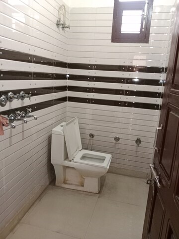 Attached Bathroom in 3 BHK Builder Floor at Huda – for Rent