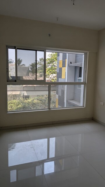 Room in 2 BHK Apartment at Wadhwa Dukes Horizon, Chembur – for Sale