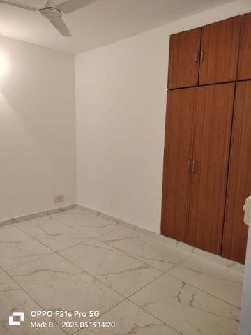 Room in 3 BHK Apartment at Vasant Kunj – for Rent