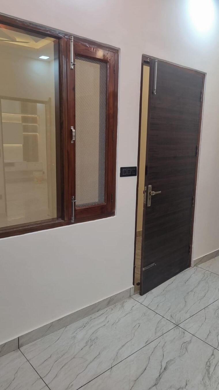 Room, gms road 3 Bedroom 108 Sq.Yd. Independent House In Gms Road Dehradun 8344473