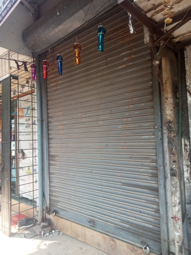 Retail Shop For Sale in Reliable Vasundhara CHS