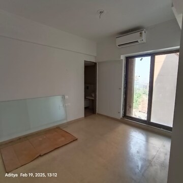 Room in 3 BHK Apartment at Kanakia Silicon Valley, Powai – for Rent