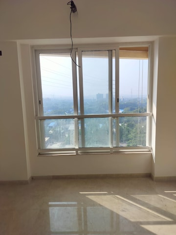 Room in 2 BHK Apartment at Kalpataru Radiance, Goregaon West – for Rent