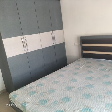 Room in 2 BHK Apartment at Gayatri Bravuria Apartment, Balewadi – for Rent