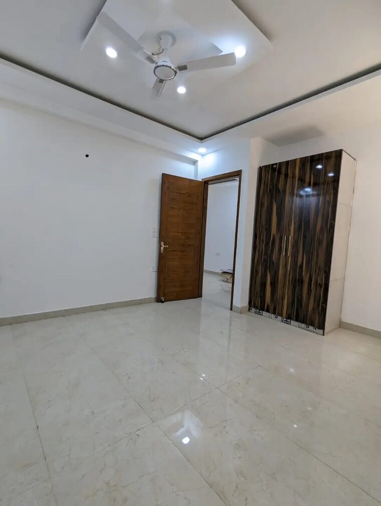 Room, sector 43 3 Bedroom 2000 Sq.Ft. Builder Floor In Sector 43 Faridabad 8344611