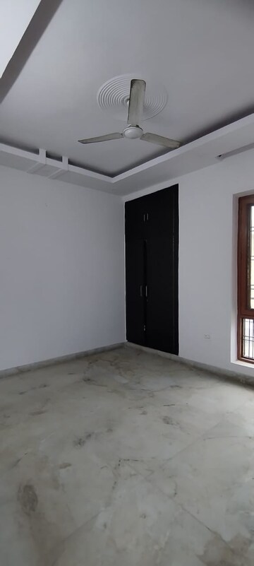 Room in 4 BHK Builder Floor at Sector 43 – for Sale