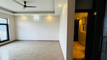 Room in 4 BHK Builder Floor at Sector 43 – for Sale