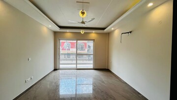 Room in 4 BHK Builder Floor at Sector 43 – for Sale